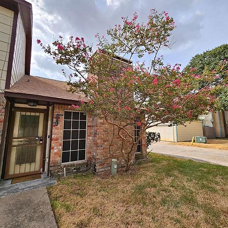 Centrally Located Houston Retreat! Sleeps 8, 10 Min To Downtown, Free Parking 외부 사진