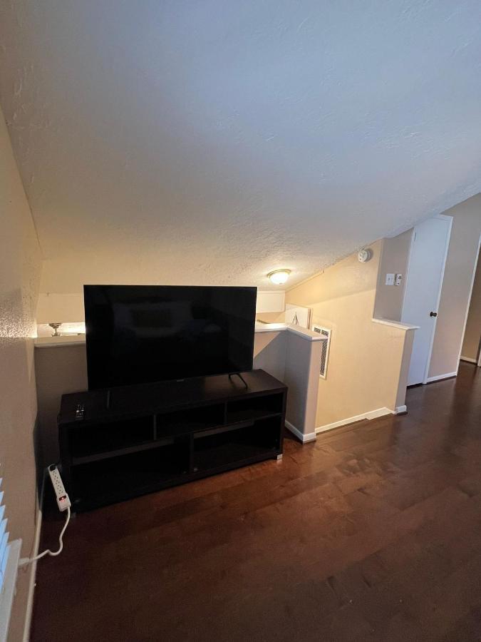 Centrally Located Houston Retreat! Sleeps 8, 10 Min To Downtown, Free Parking 외부 사진