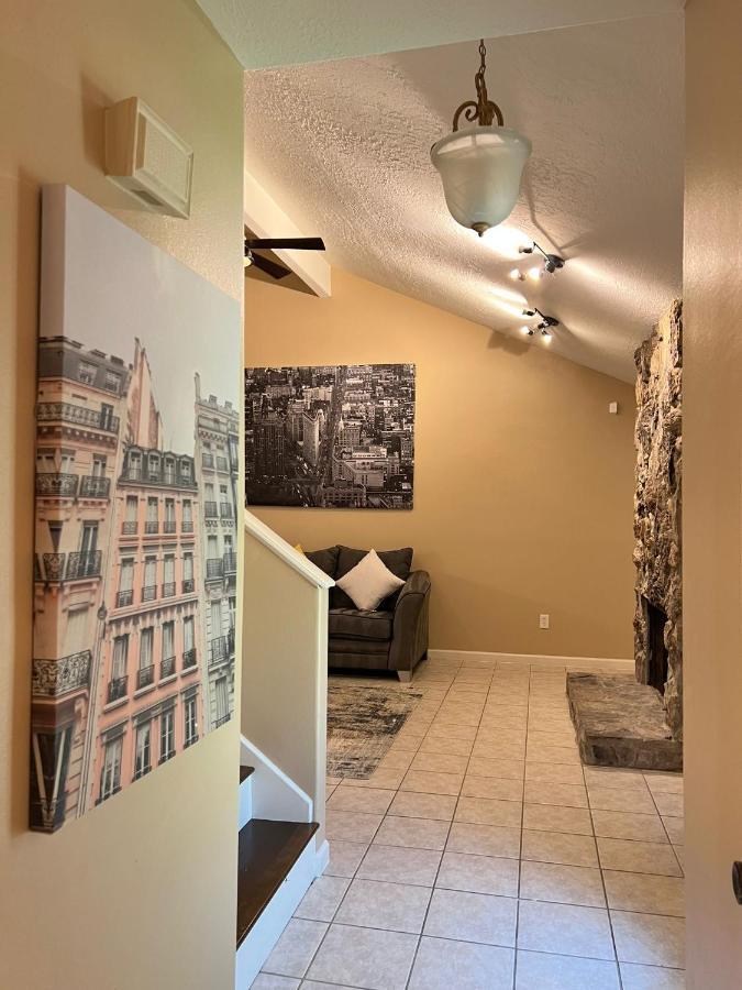 Centrally Located Houston Retreat! Sleeps 8, 10 Min To Downtown, Free Parking 외부 사진