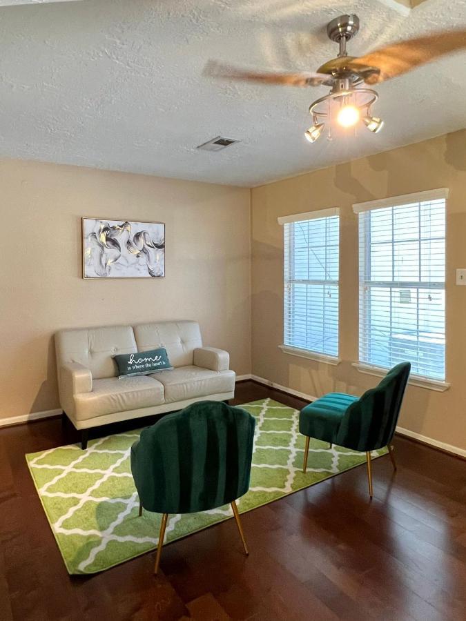 Centrally Located Houston Retreat! Sleeps 8, 10 Min To Downtown, Free Parking 외부 사진