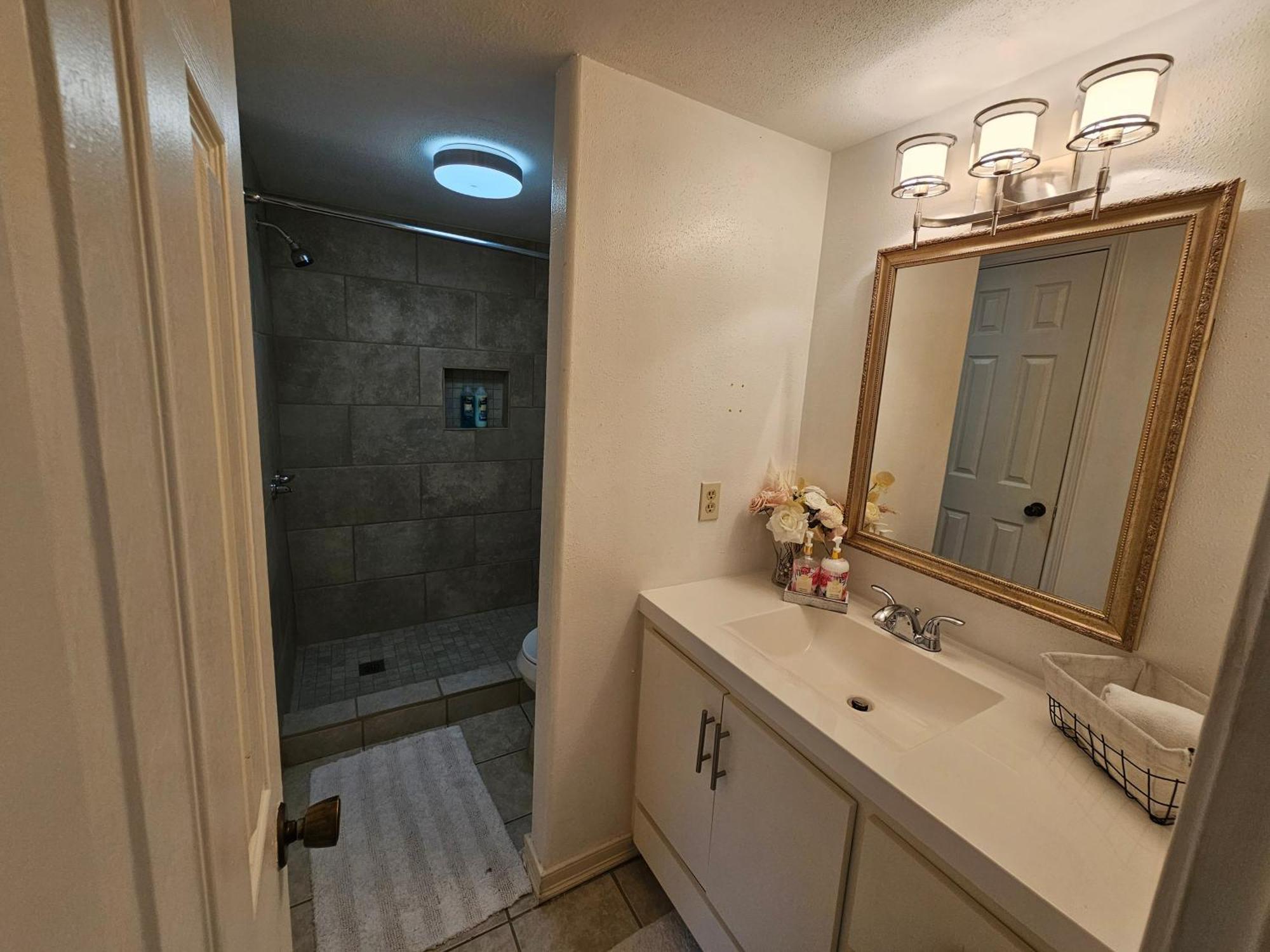 Centrally Located Houston Retreat! Sleeps 8, 10 Min To Downtown, Free Parking 외부 사진