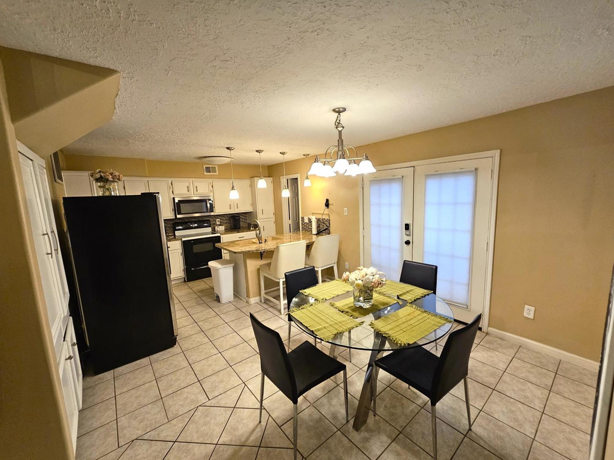 Centrally Located Houston Retreat! Sleeps 8, 10 Min To Downtown, Free Parking 외부 사진